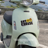 來，看鏡頭 SAY CHEESE 日日兄弟 車貼 實貼情境